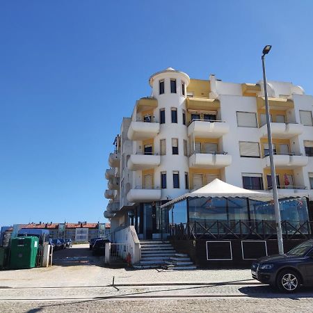 Apartment By The Beach! With Large Balcony! São Martinho do Porto Zewnętrze zdjęcie