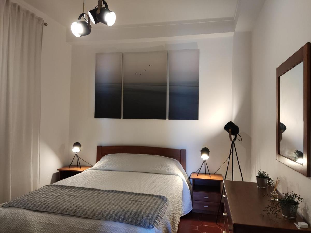 Apartment By The Beach! With Large Balcony! São Martinho do Porto Zewnętrze zdjęcie